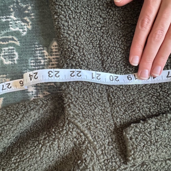 Banana republic soft fuzzy shacket - Picture 6 of 8